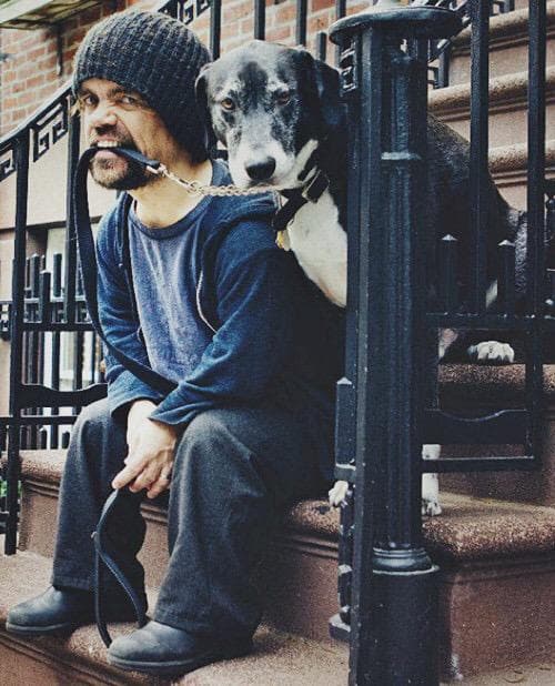 El actor Peter Dinklage (Game Of Thrones) compartió esta imagen en la red social Twitter.