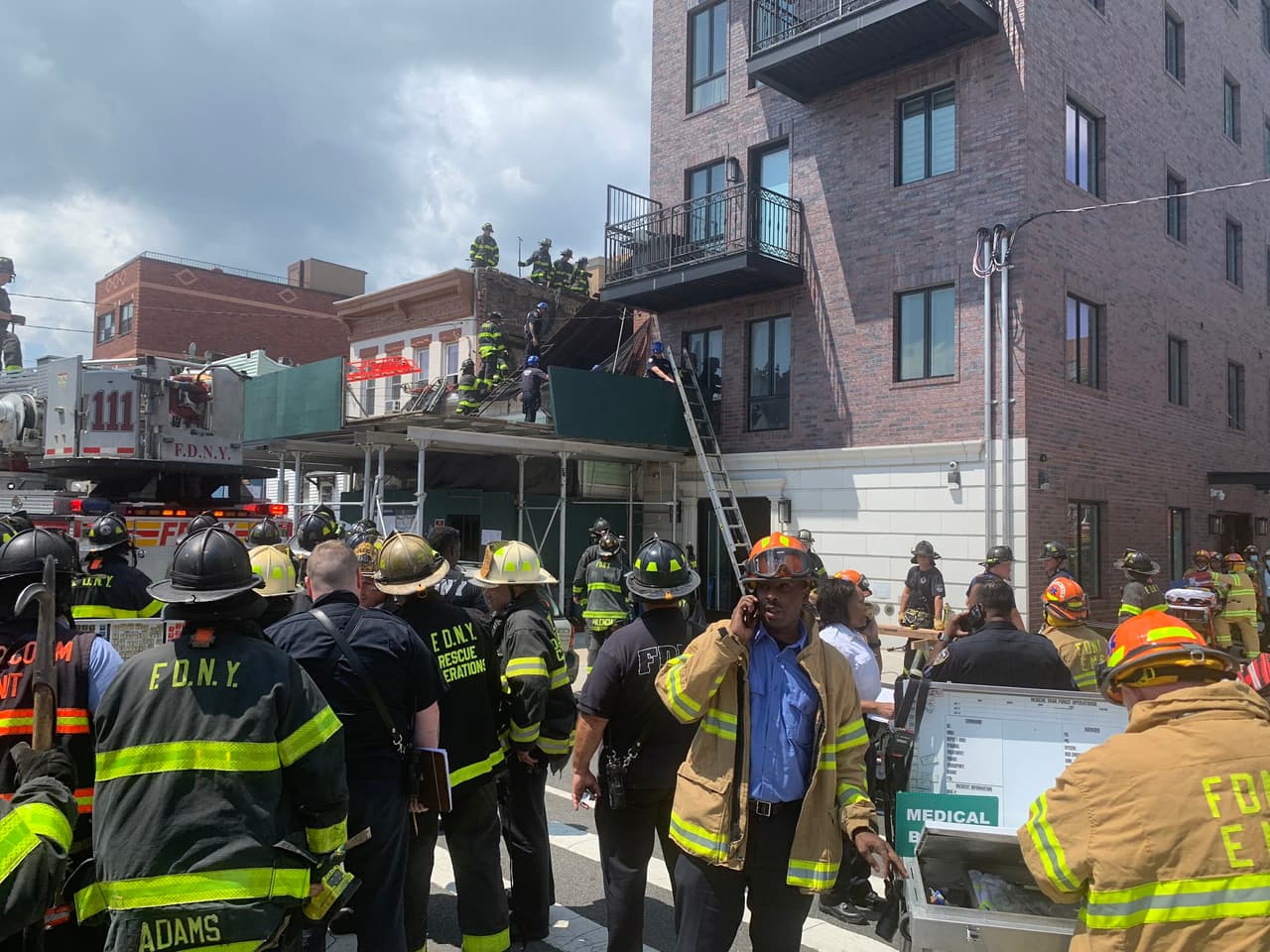 La obra en construcción está ubicada en el 439 de Lincoln Road, en Brooklyn.
