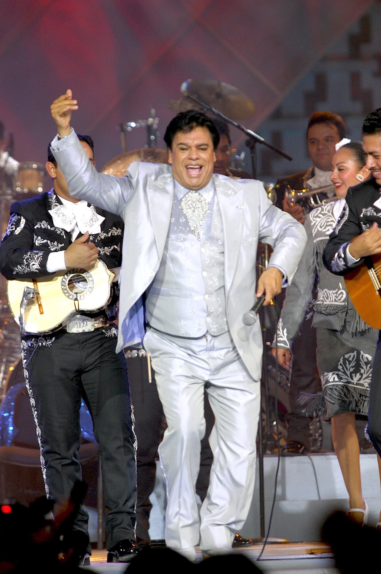 <b>Juan Gabriel</b> falleció el 28 de agosto del 2016 a los 66 años, después de sufrir un infarto.