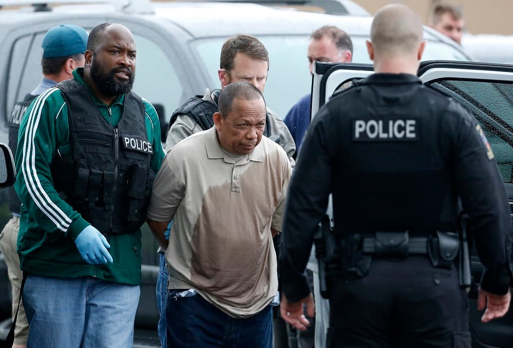 Eulalio Tordil, de 62 años, es arrestado por las autoridades como sospechoso de varios tiroteos que han dejado tres muertos.