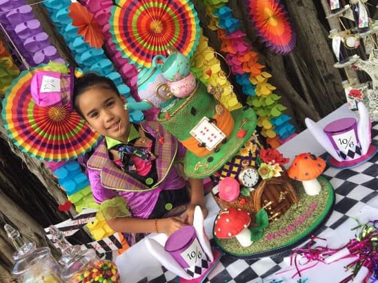 La hija menor de Karla Martinez, Michaella, cumplió 8 años de edad y su fiesta de celebración fue con la temática del cuento "Alicia en el país de las Maravillas" (Octubre 1, 2016)