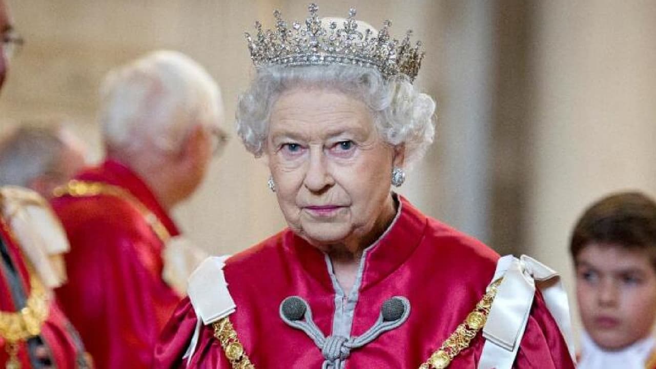 Palacio de Buckingham confirma que la reina Isabel ya regresó a Windsor tras estar hospitalizada