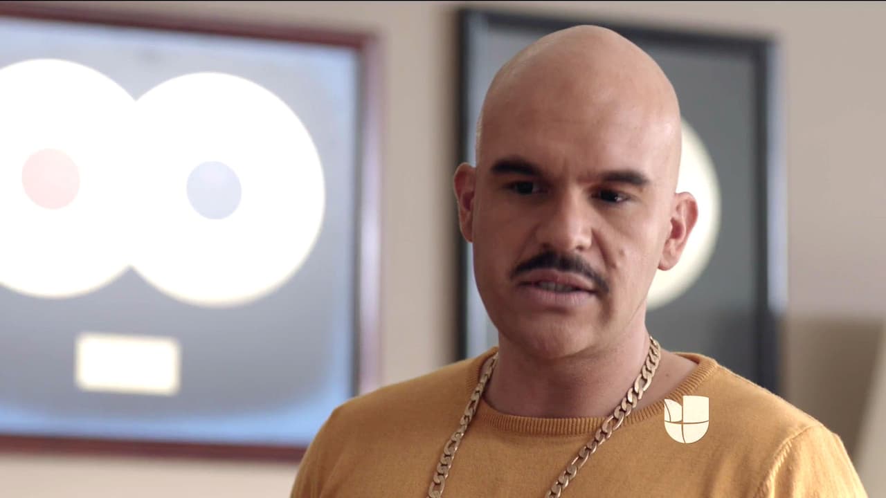 Lupillo le pidió que la convenza de no hacer la entrevista con Charytín.