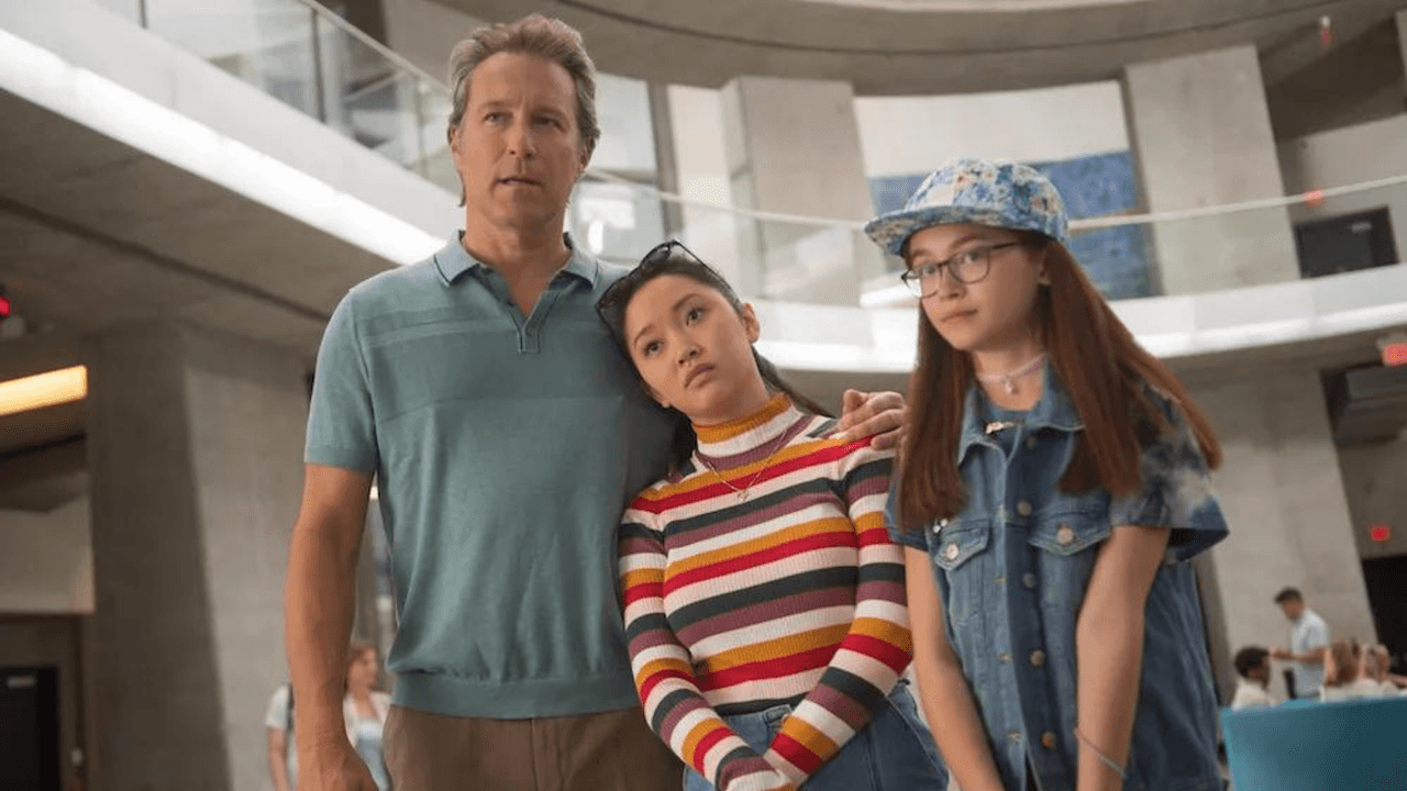 Como muchos famosos Corbett trabajó en Netflix, específicamente en las dos películas 'A todos los chicos' como el Dr. Covey, el padre de Lara Jean.