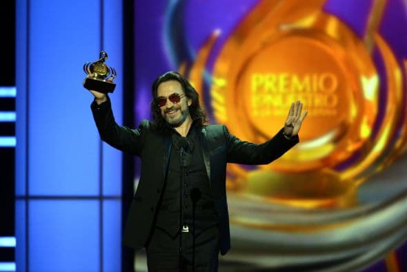 El ganador resultó ser nada más y nada menos que Marco Antonio Solis, quien no ocultó su emoción al recoger su premio.