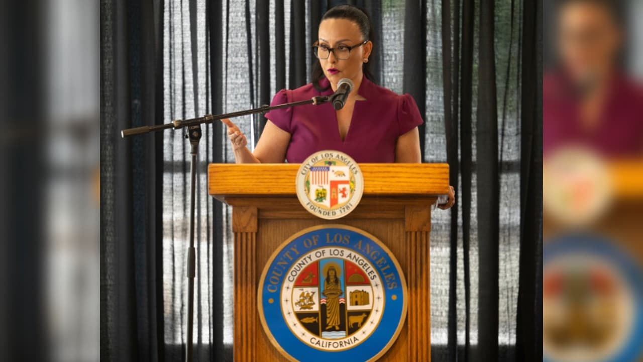 Analista afirma que Nury Martínez dimitió por presión como presidenta del Concejo Municipal de Los Ángeles