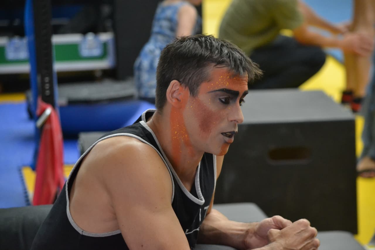 Artista del Cirque du Soleil fallece al caer durante una presentación en vivo en Tampa