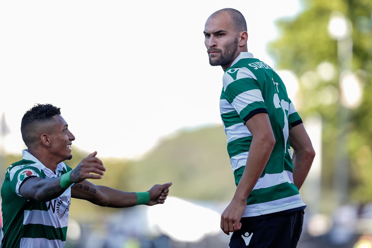 En el tiempo extra, al minuto 101, el holandés Bas Dost (derecha) puso en ventaja 2-1 al Sporting.