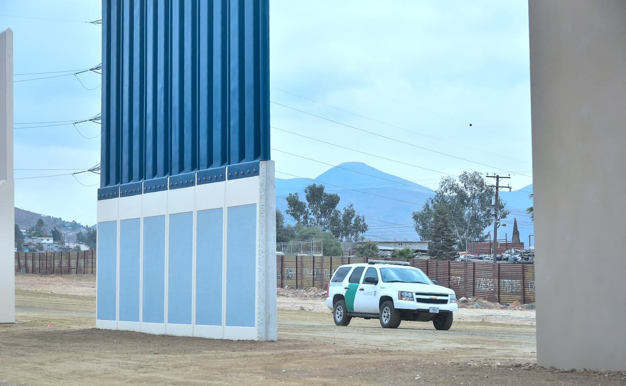 DHS asegura que el muro fronterizo se construirá "pronto" (tras las pruebas de ocho modelos) 