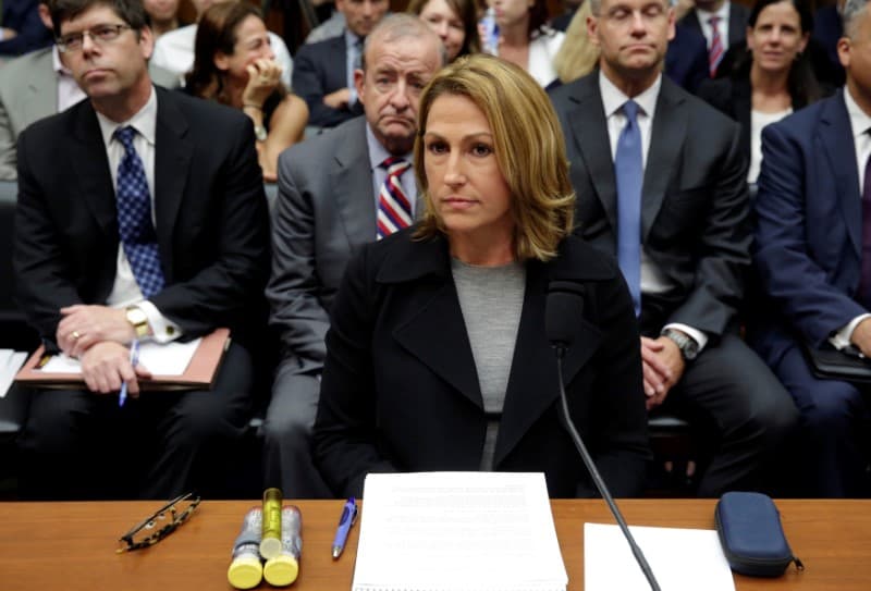 Congresistas ponen contra las cuerdas a la jefa de la empresa que subió el EpiPen a más de 600 dólares