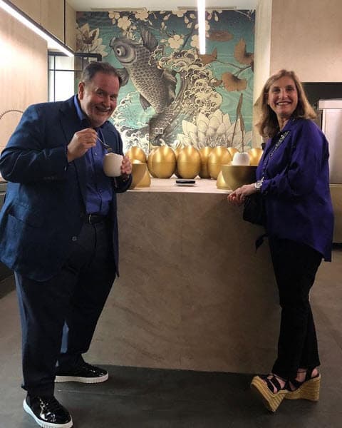 A pesar de las críticas que recibe, a Raúl no le importa y continúa con su amor por la comida.