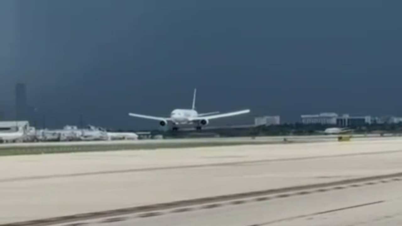 Accidente de avión de Amazon en Aeropuerto de Miami deja cinco muertos y cinco heridos