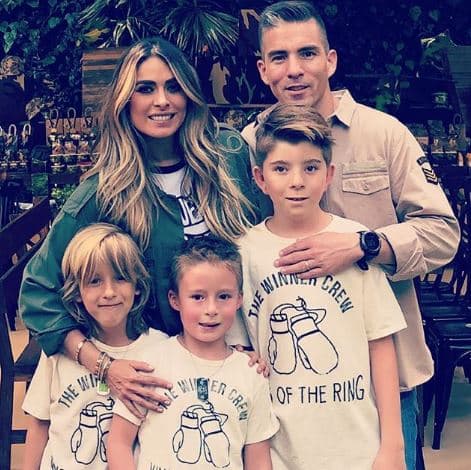 Él tuvo dos hijos de una relación previa, Claudio y Alexis, y tanto ‘Gali’ como Mateo se llevan bien con ellos, así lo deja ver la presentadora en sus redes sociales.