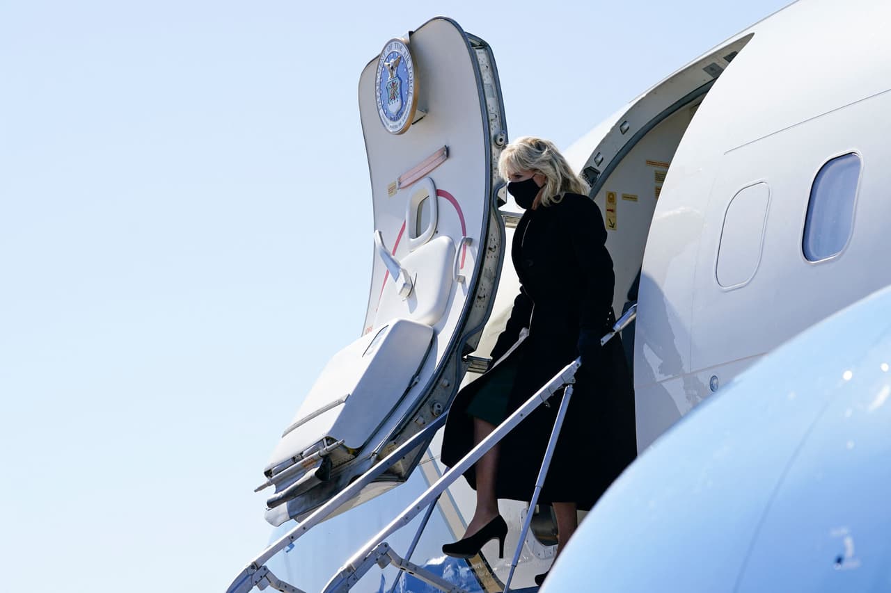 La Primera Dama Jill Biden viajará a
<a href="https://www.univision.com/temas/nuevo-mexico">Nuevo México</a> y
<a href="https://www.univision.com/temas/arizona">Arizona</a> esta semana, según la Casa Blanca.
<br>