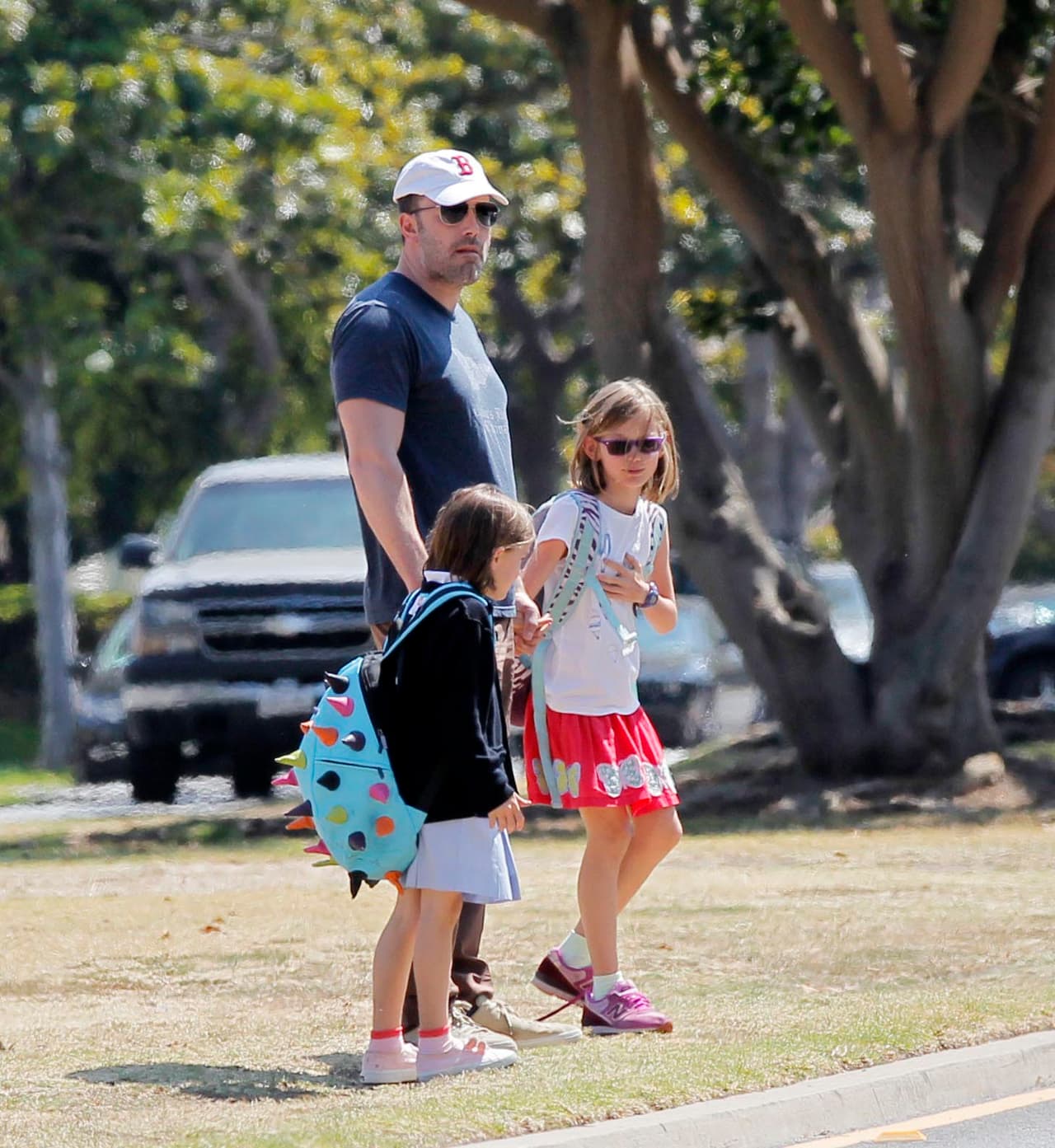Además, con su camiseta y sus pants dejaba entrever su musculoso cuerpo.