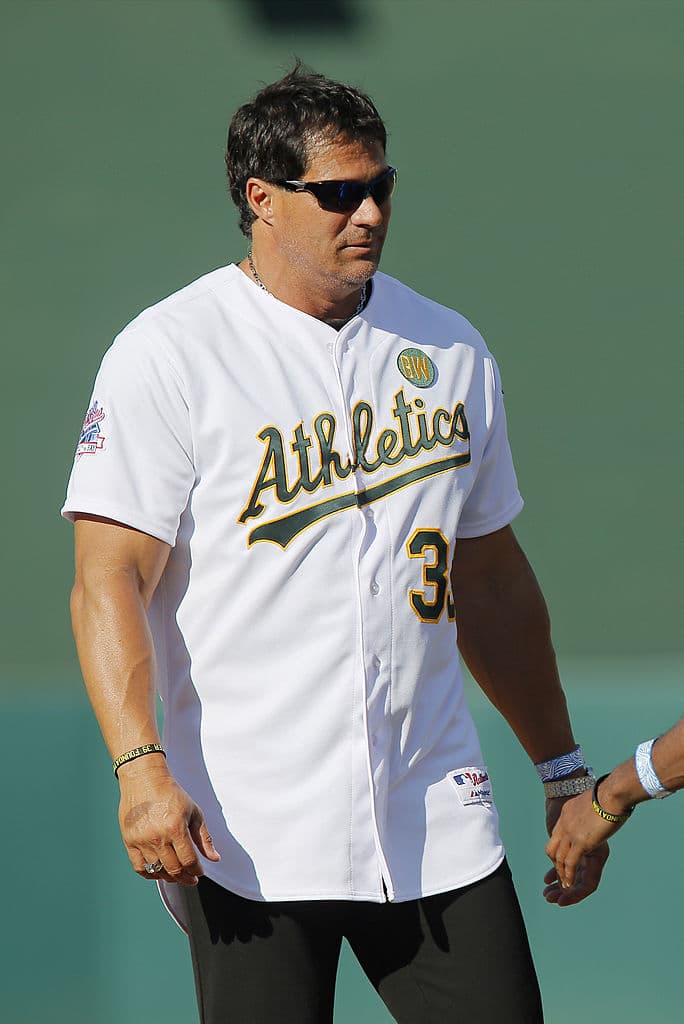 "Conocí a un preso que resultó ser un informante y me dijo 'tú tienes dos poderosos enemigos, […] uno es la Major League Baseball y el otro es Alex Rodríguez […] Le ha estado diciendo a la gente que le gustaría verte en la cárcel por el resto de tu vida'".