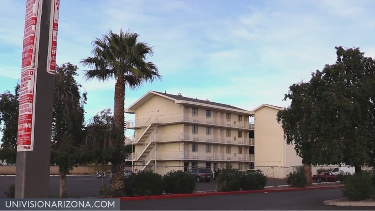 Pareja de Phoenix enfrenta más de media docena de cargos de abuso infantil, incluido la muerte de uno de sus cinco hijos