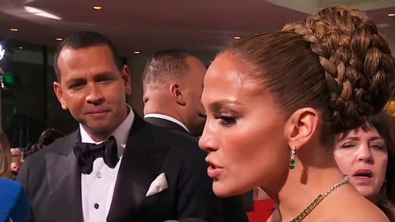 Días después de que se dieran a conocer las fotos, la 'Diva del Bronx' desfiló en la alfombra roja de la entrega 77 de los Globos de Oro, junto a su prometido. Antes de conocer el resultado de su nominación, dijo sentirse afortunada por tener a su lado a su 'macho' y a sus hijos.