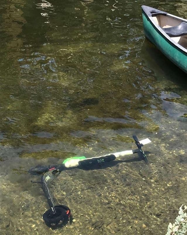 Algunos de estos especialitas informaron haber llegado a reparar hasta una docena de scooters al día.