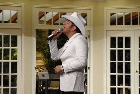 Tocó el turno de engalanar el evento a El Dasa, quien fue una sorpresa para todas sus invitadas.