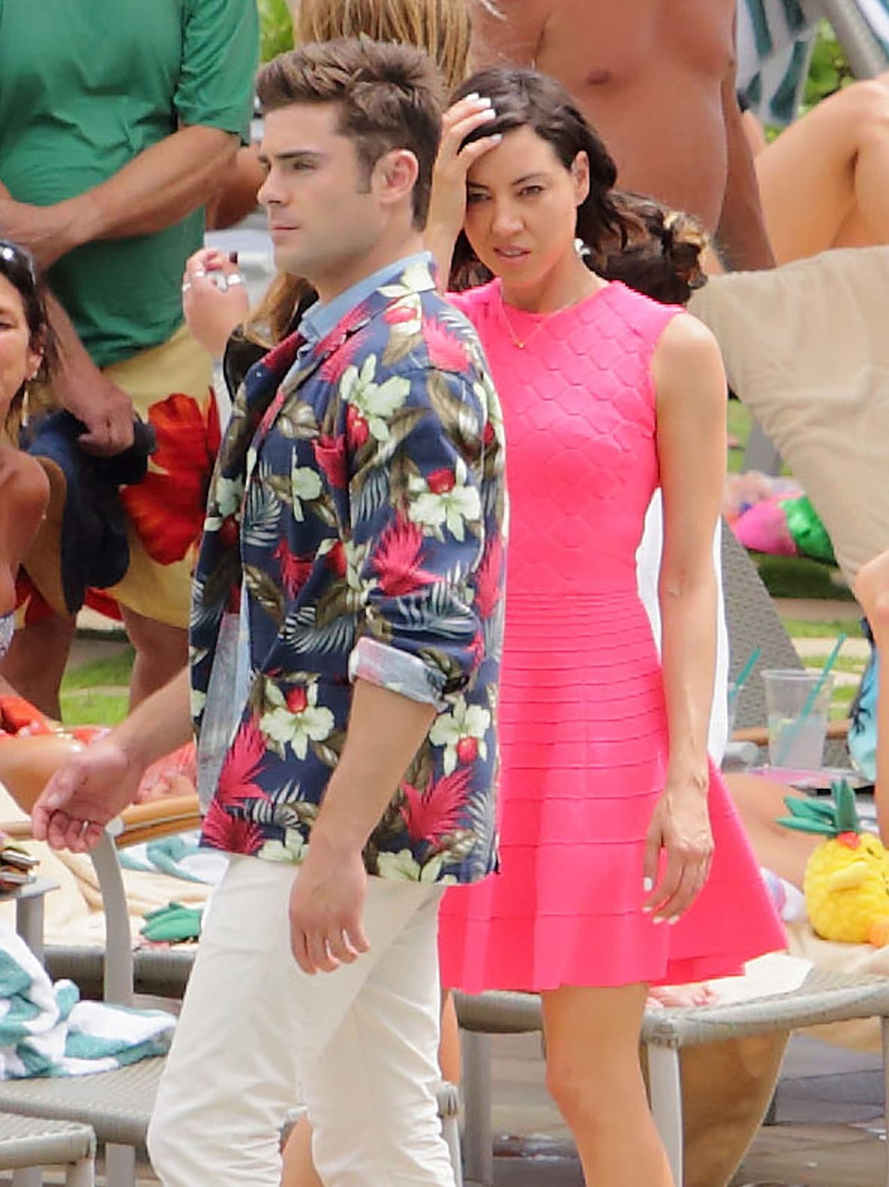 Zac Efron está filmando una nueva película, llamada 'Mike and Dave Need Wedding Dates'.