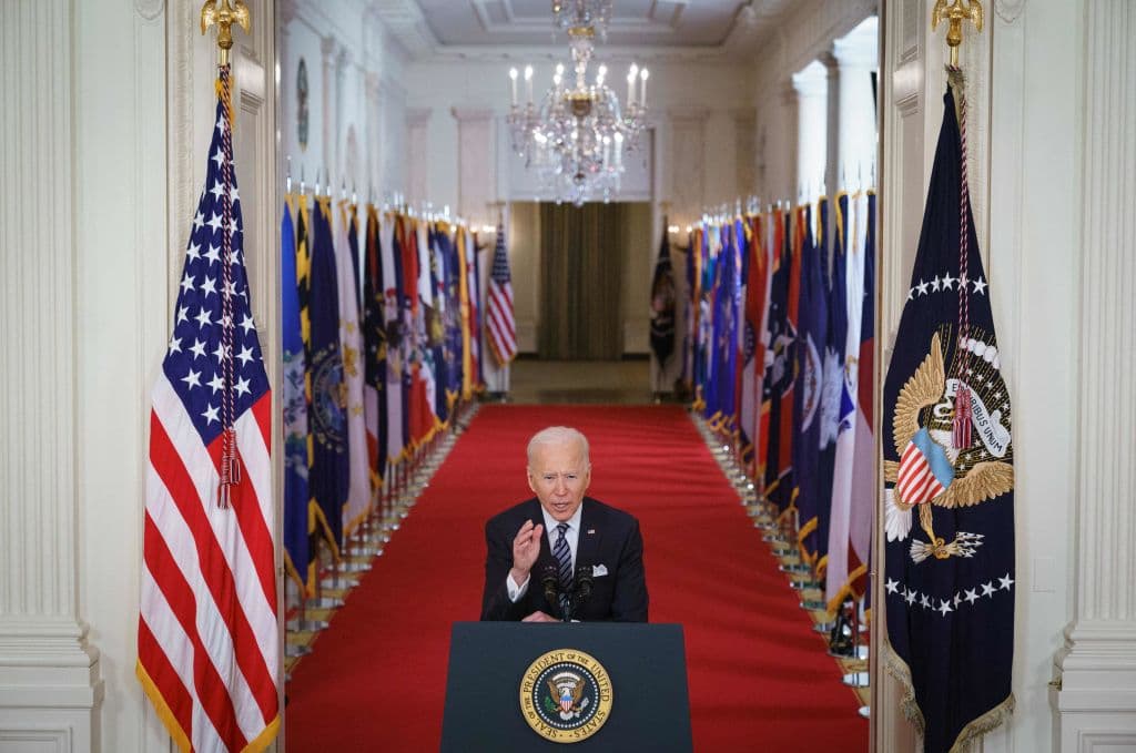 El presidente anunció también que pediría a “todos los estados, tribus y territorios” del país que consiguieran que “todos los adultos de más de 18 años”, 
<b>a más tardar el 1 de mayo, </b>fueran elegibles para vacunarse.