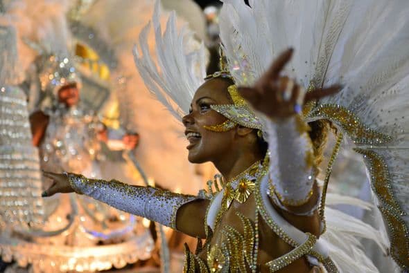 Tijuca escenificó en el sambódromo una opera de exaltación al llamado "Batuk" (repiqueteo de tambores).
