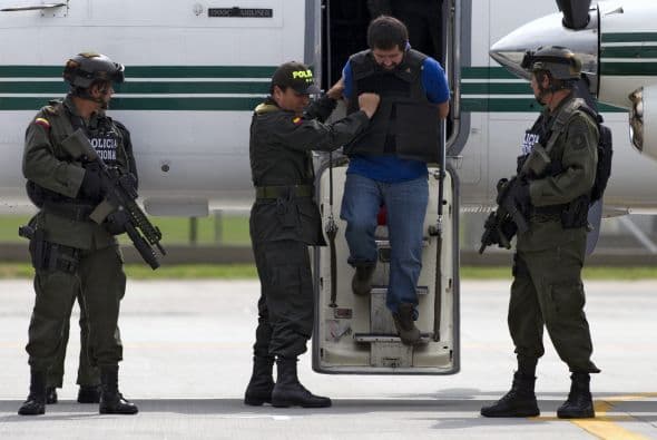 De acuerdo con el ministro venezolano de Interior y Justicia, Néstor Reverol, Acosta Mejía fue parte "de las fuerzas especiales de la Armada norteamericana con un perfil de mercenario".