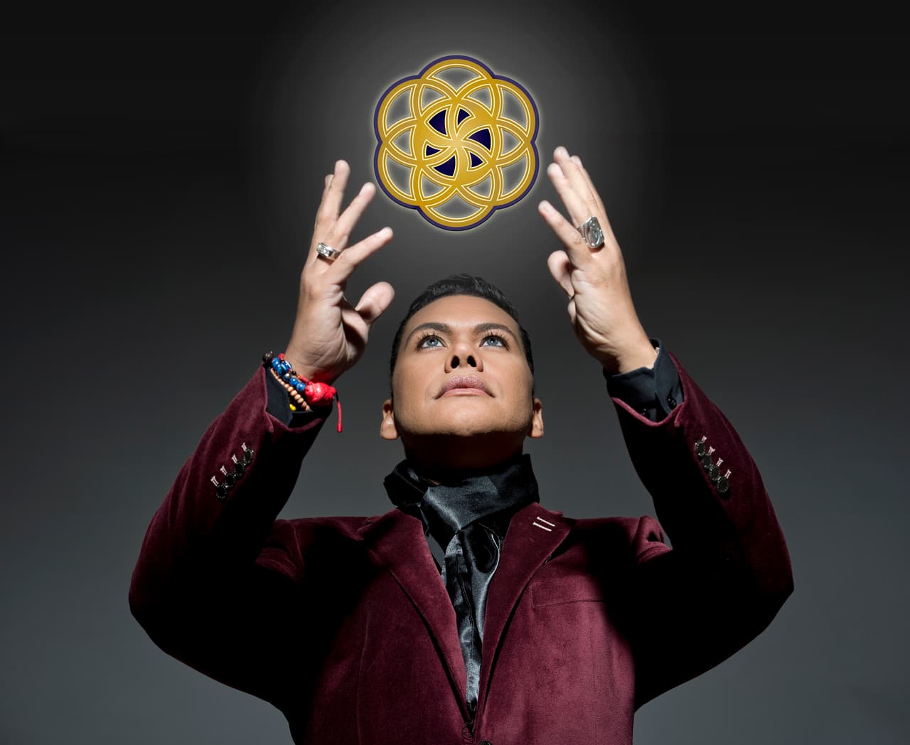 No te pierdas a diario la 
<b><a href="https://www.univision.com/entretenimiento/horoscopos/horoscopos-y-predicciones-ni%C3%B1o-prodigio">sección del Niño Prodigio</a></b>, con sus horóscopos de cada signo y 
<b><a href="https://audioboom.com/channel/nino-prodigio">su podcast con sus mejores consejos.</a></b>