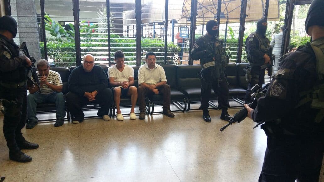 Detenido un presentador de TV salvadoreño por ser cliente de una red de prostitución de menores