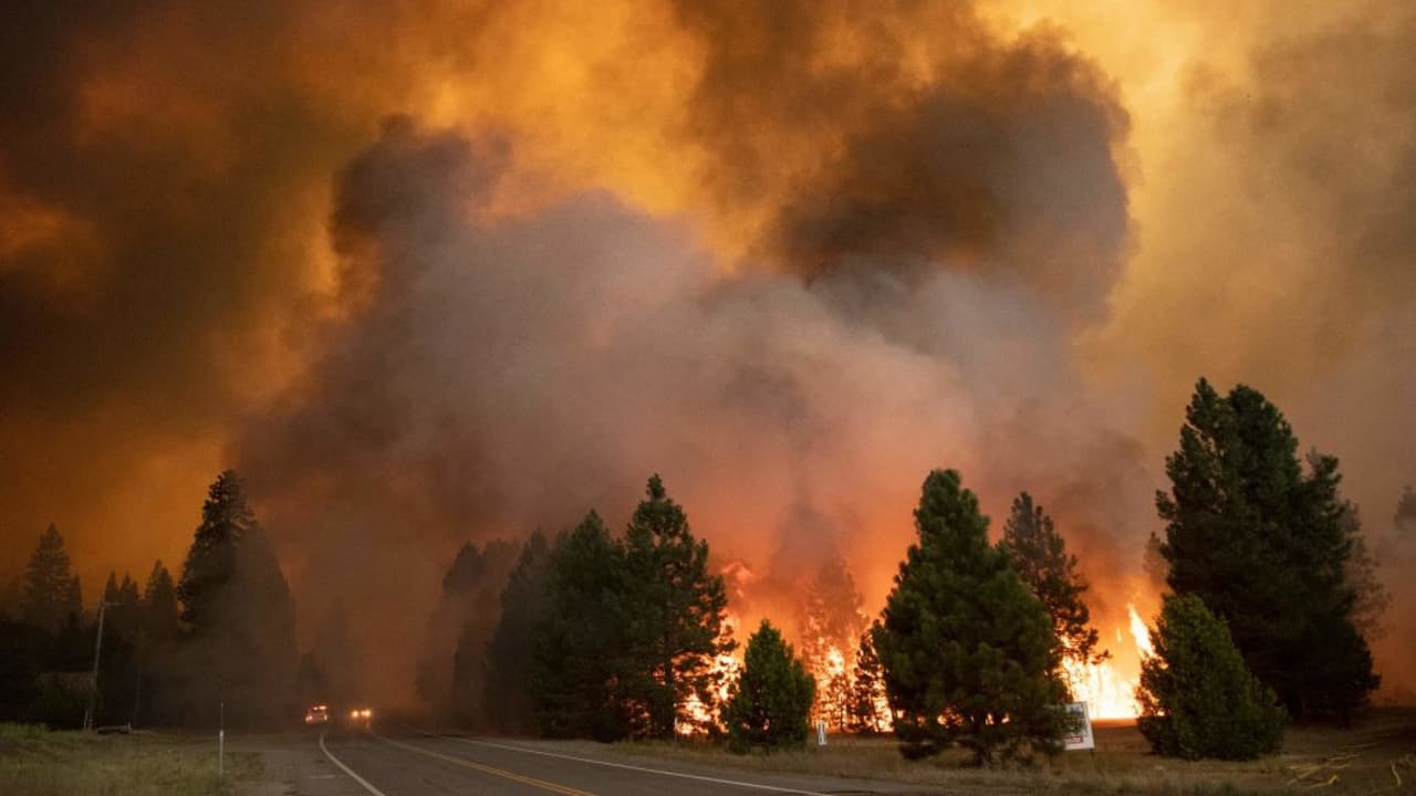 Dixie se convierte en el mayor incendio en EEUU y el tercero más grande en la historia de California