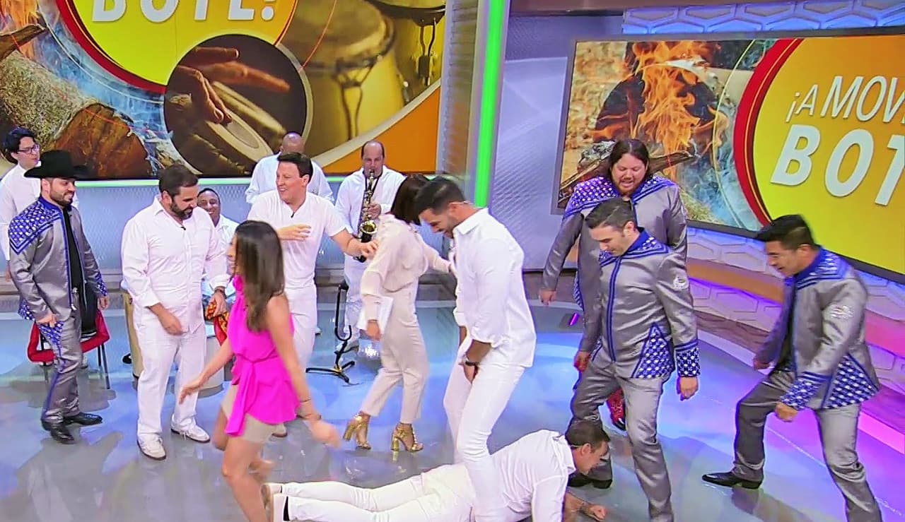 La fiesta no terminó con el triunfo de Alan 'El huracán de Michoacán', ya que el equipo de Despierta América y los invitados se unieron a la danza con la que ganó la corona de ¡A mover el bote!