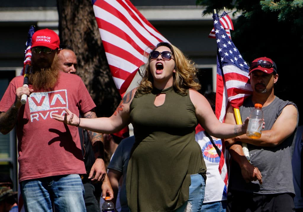 Los manifestantes anti-Sharia en Denver se enfrentaron verbalmente a las personas que vieron en la protesta una expresión de racismo e intolerancia.