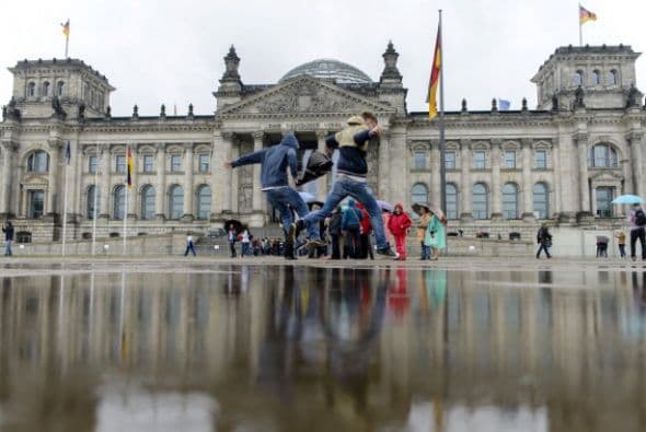 ALEMANIA. Esta economía robusta dio fuerza a la zona euro para sacarla de la crisis financiera, misma fuerza que originó que hubiera alemanes muy ricos.
