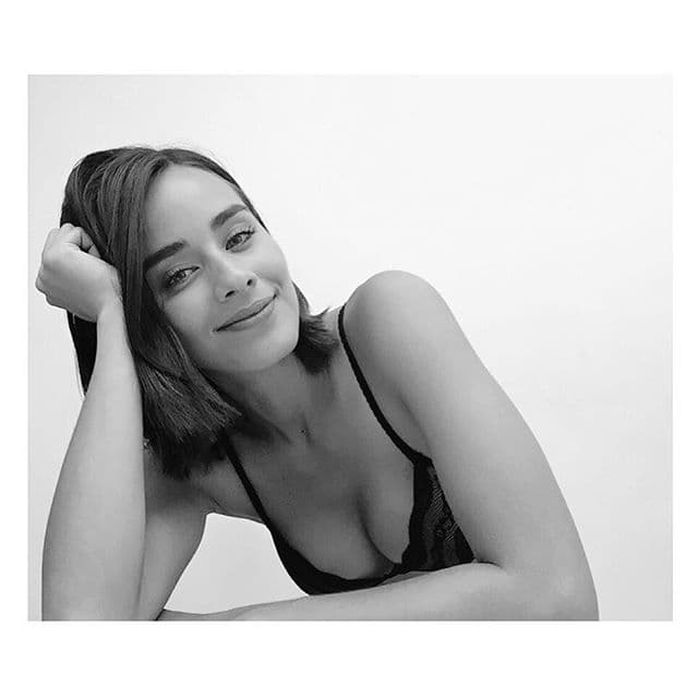 Eso es más impresionante porque su cuerpo también es perfecto.