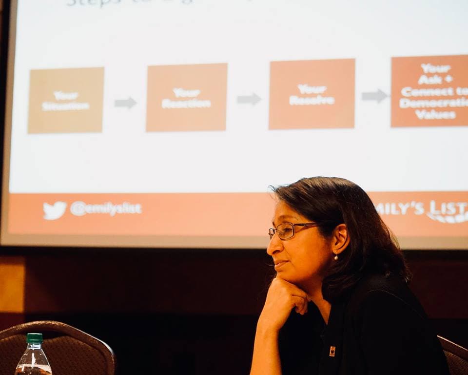 Cárdenas llegó al equipo del precandidato demócrata tras ejercer como directora nacional para Emily’s List, donde trabajó por la incorporación de más mujeres en cargos de elección popular.