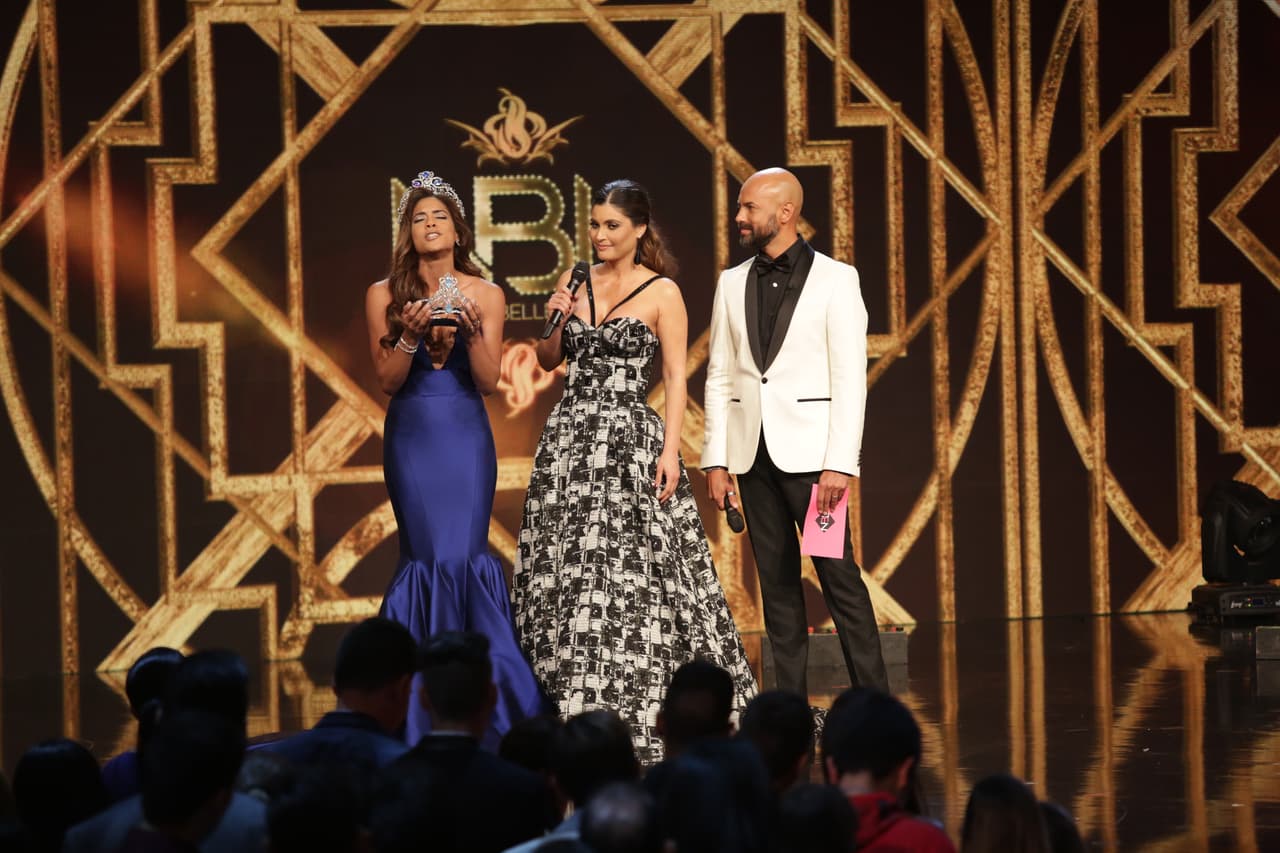 Tras una ardua disputa y duras pruebas que enfrentar, la dominicana Clarissa Molina se coronó como la nueva reina de Nuestra Belleza Latina. Repasa foto a foto la gran final #NBL VIP.