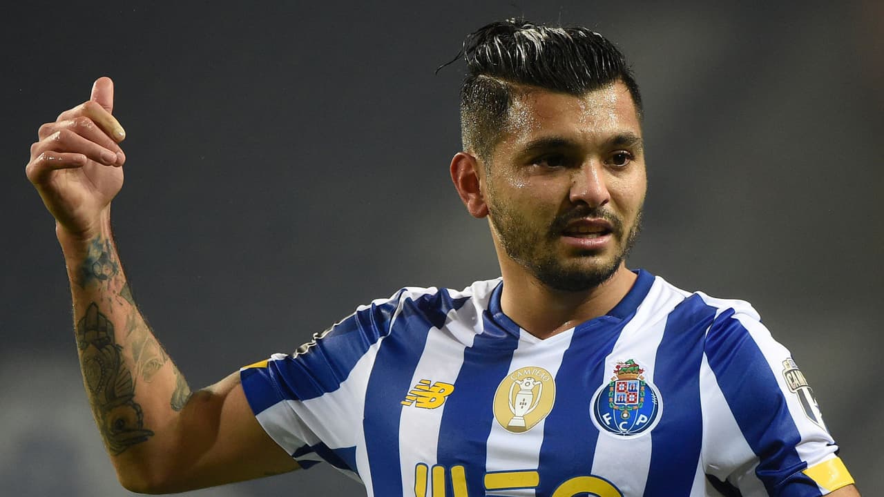 Porto bajará la cláusula de rescisión del Tecatito Corona