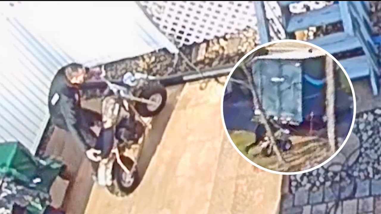 Repartidor de Amazon se lleva una moto del patio de una casa en Congers y queda grabado en video