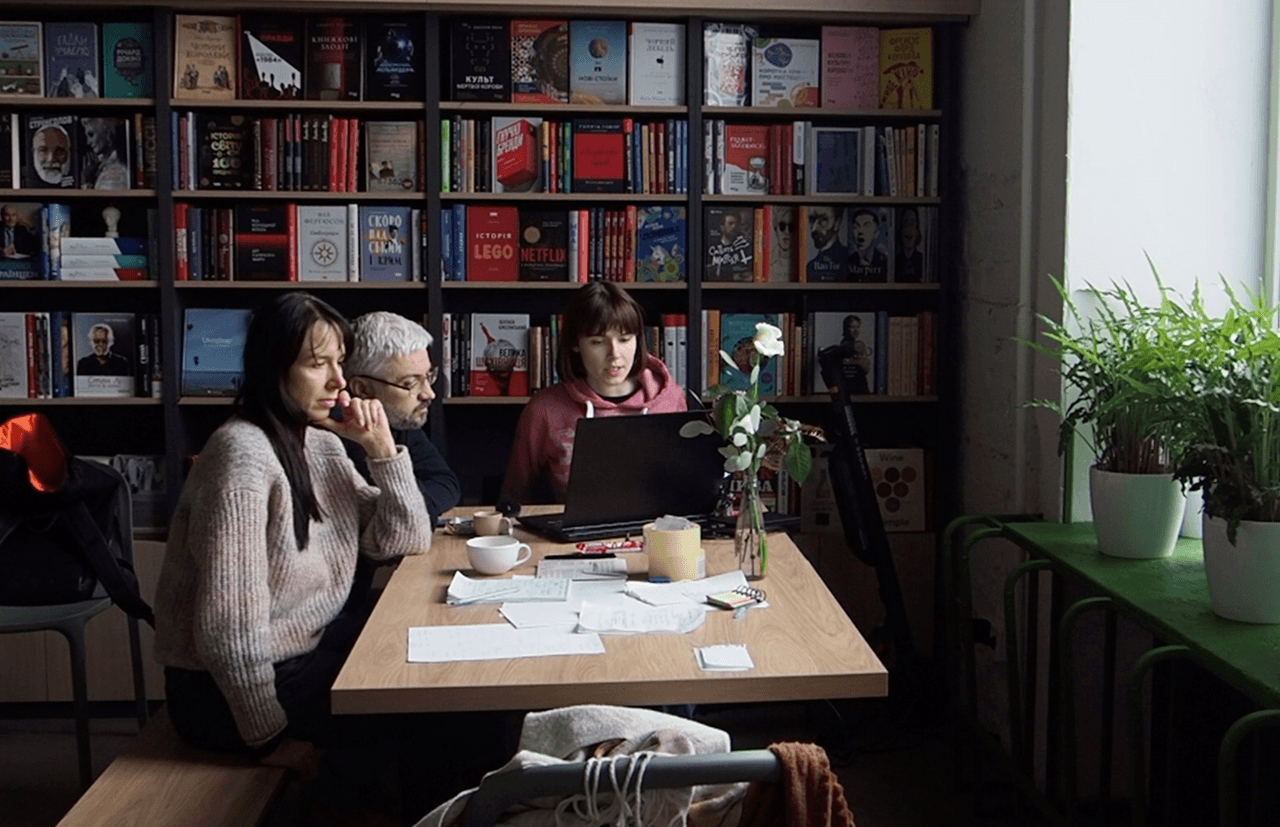 Una de las mesas en la libería Sense.