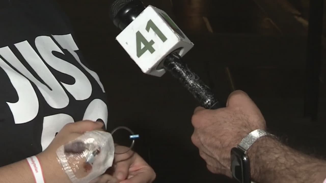 Lleva un bebé muerto en su vientre y hospitales se niegan a extraérselo, denuncia joven hispana 