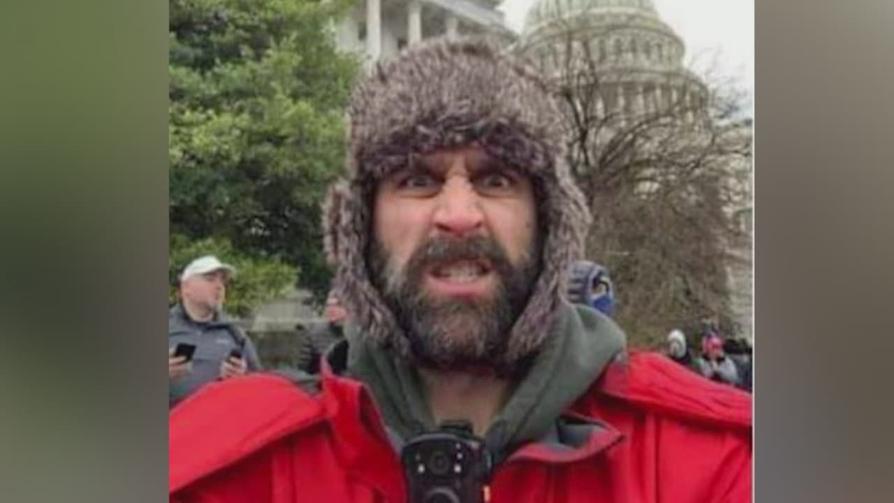 El hombre de San Antonio que fue visto en el asalto al Capitolio pudiera pasar un año en prisión federal