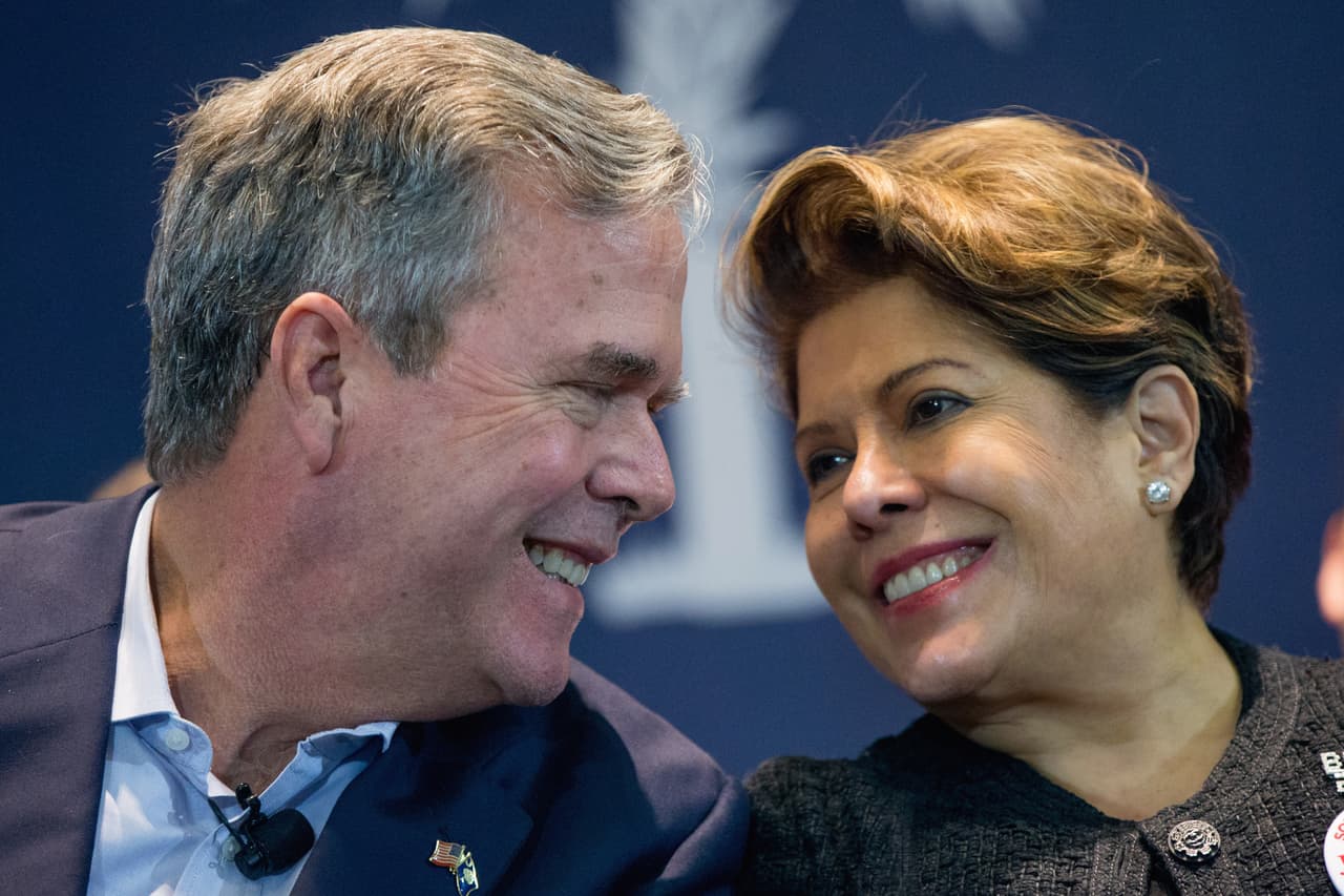 <b>Jeb Bush y Columba Garnica Gallo Bush. </b>El excandidato presidencial y hermano del expresidente republicano, George W. Bush. Su esposa es mexicana y están casados desde 1974.