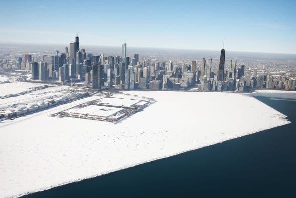 Este invierno frío, intenso y prolongado ha causado el congelamiento de más del 88% de las aguas de los Grandes Lagos en el Medio Oeste acercandóse a la cifra récord de 95% alcanzada en febrero del 1979.¡Recorre las hermosas imágenes!