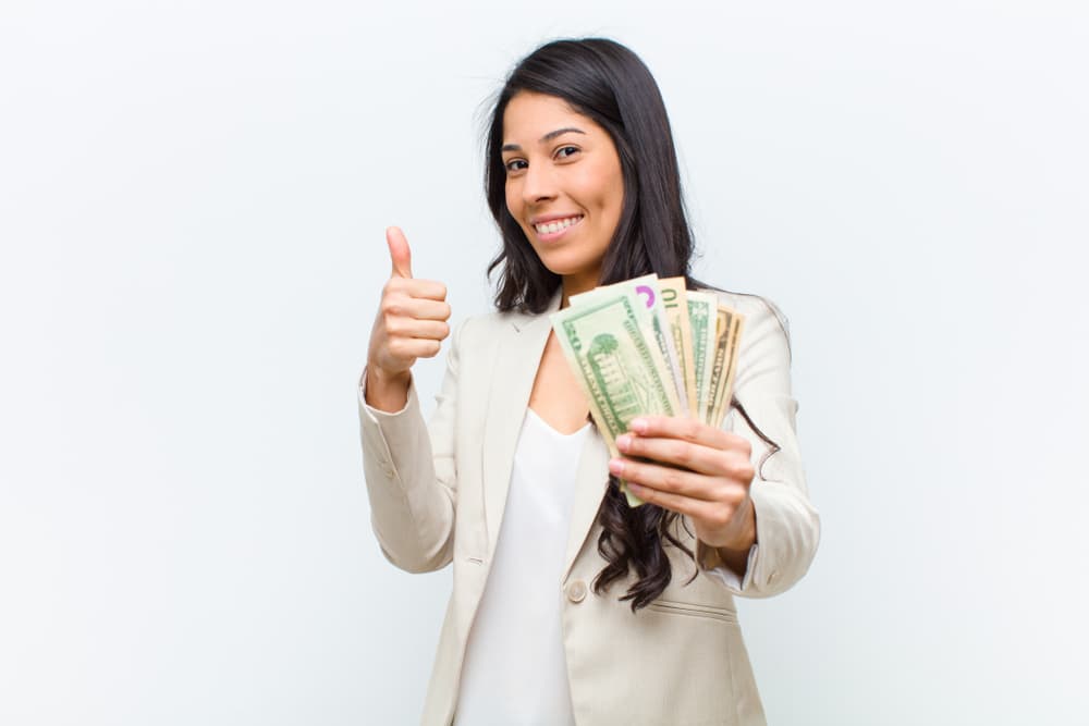 Un Leo debe cuidar mucho más su presupuesto y saber cuándo poner límites. Porque aunque se le acabe el dinero, su orgullo jamás le permitirá que lo vean pasando carencias y mucho menos, pedirle prestado a alguien.