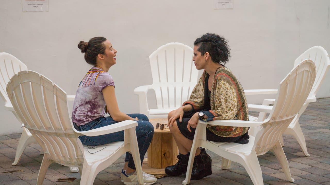 Pudimos notar que tiene una gran amistad con la artista mexicana Maria Bernal, quien es cantante de la agrupación 
<a href="http://https://www.facebook.com/Mariakaay/">KAAY</a>.