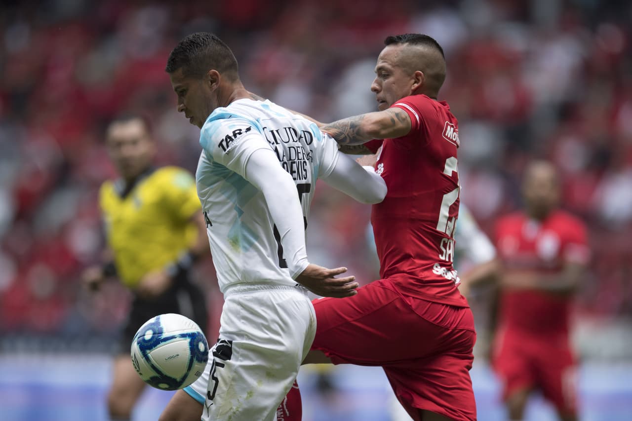 Salinas vio acción en el duelo ante Querétaro, de la jornada uno.