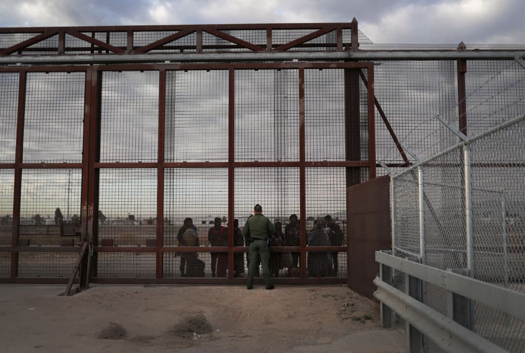 Juez declara ilegal la emergencia nacional de Trump para construir el muro