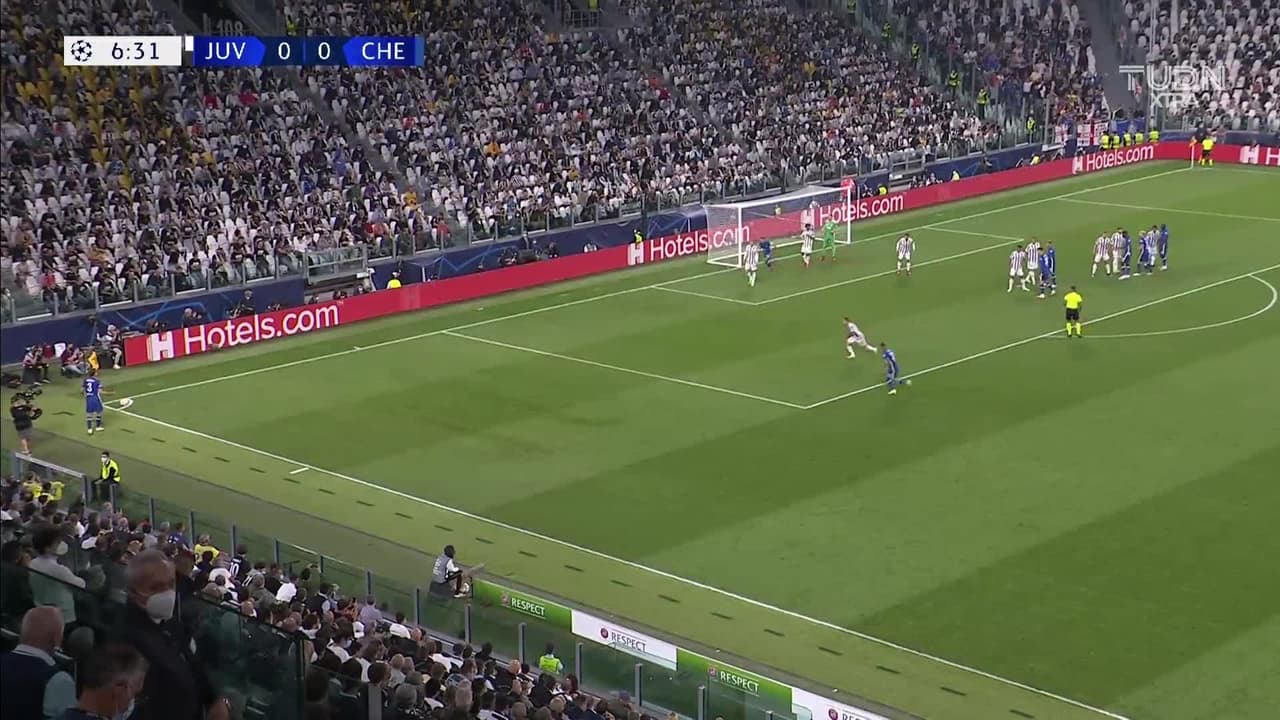 ¡TIRO ATAJADO! disparo por Romelu Lukaku.