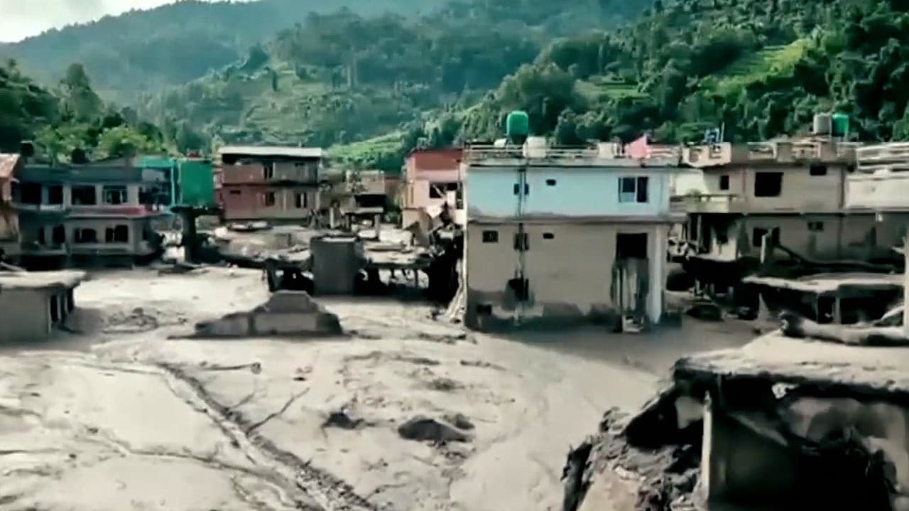 Inundaciones en Nepal dejan alrededor de 500 muertos y 1.500 desaparecidos